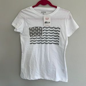 Del Sol color change flag shirt size small NWT